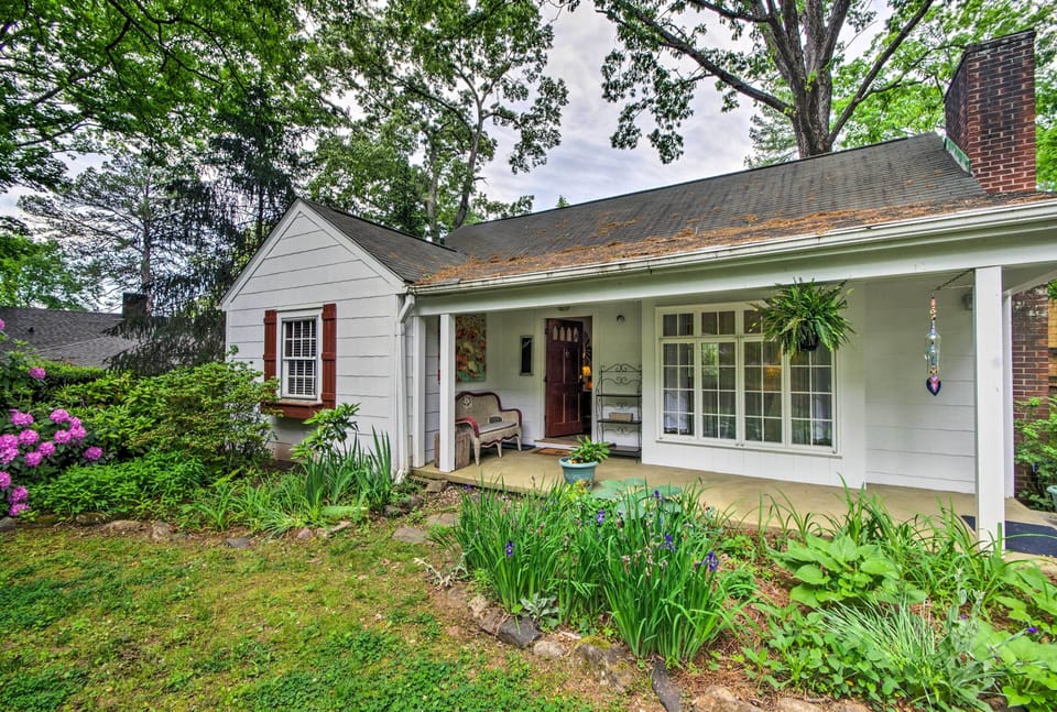 Tyron Vacation Rental | 3BR | 3BA | 1,085 Sq Ft | Small Step to Enter