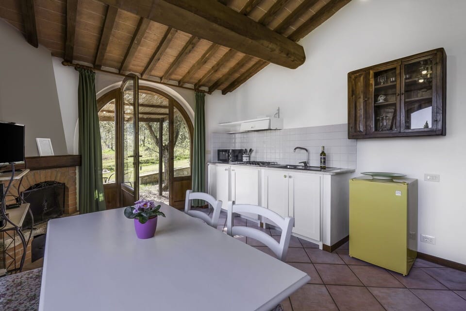 Autumn, Dining Room, Living Room, Spring, Summer