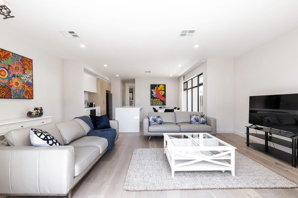 OPEN PLAN LIVING