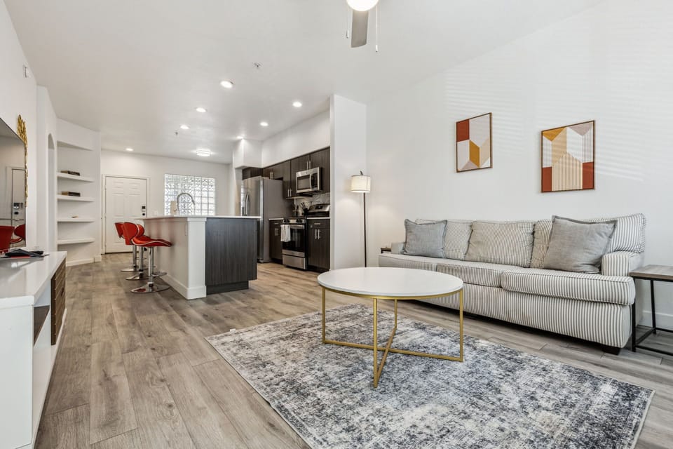 Living and kitchen area