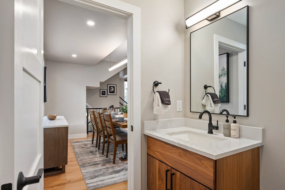 Main Level Powder Bath