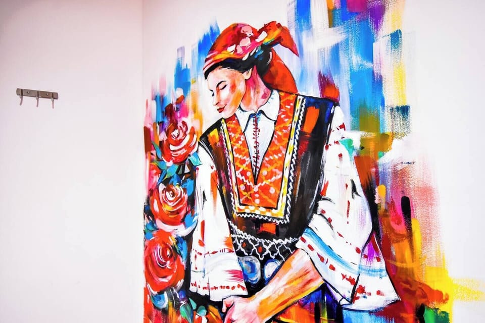 Art Lovers’ Delight! Vibrant and inspiring decor to make your stay unforgettable. Book now and experience the vibe!