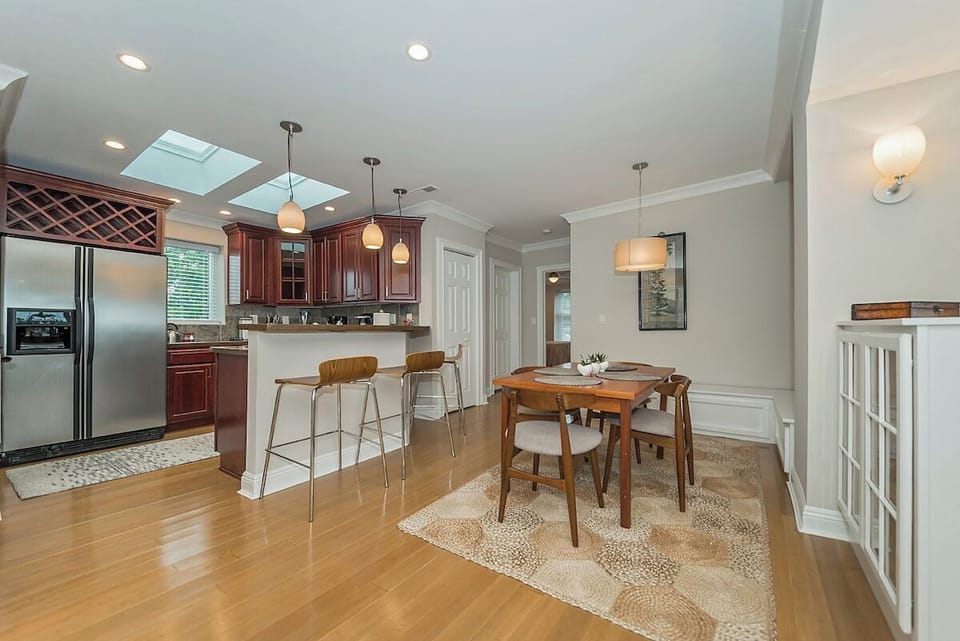 Dining Area with Expandable Table