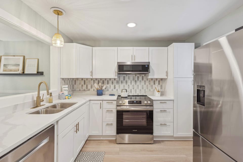 Prepare your favorite meals in the full kitchen 