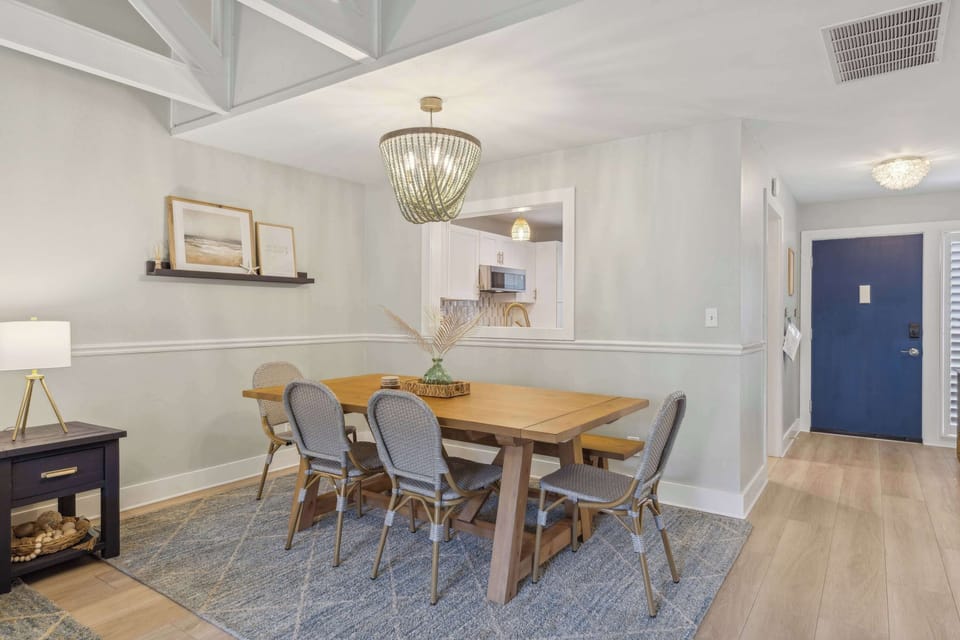 Dining table with seating for 6 