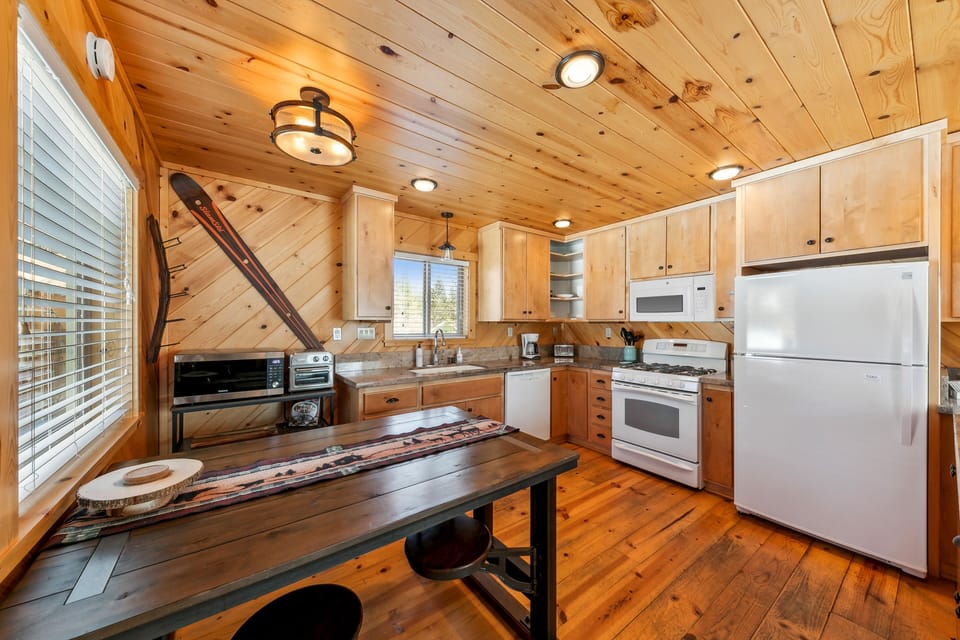 Everything you need in the kitchen to make home cooked meals, just add food.