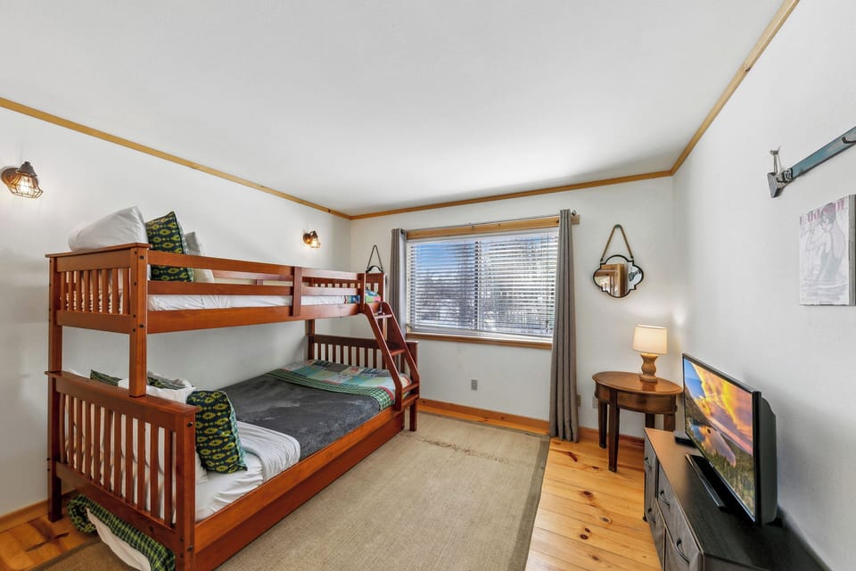 Bedroom 3 with twin-over-queen bed, with pullout twin trundle and HDTV