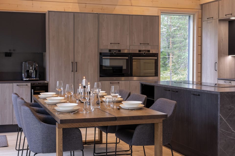 Dining area (2)