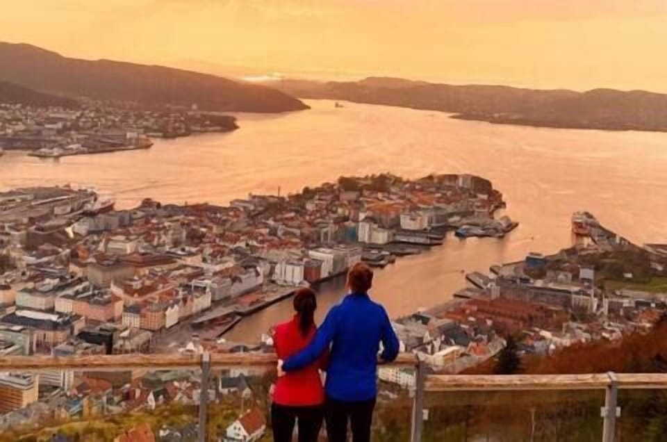 Here you can see a photo taken from the viewpoint on Fløyen, with stunning views of Bergen and the surrounding fjords.
