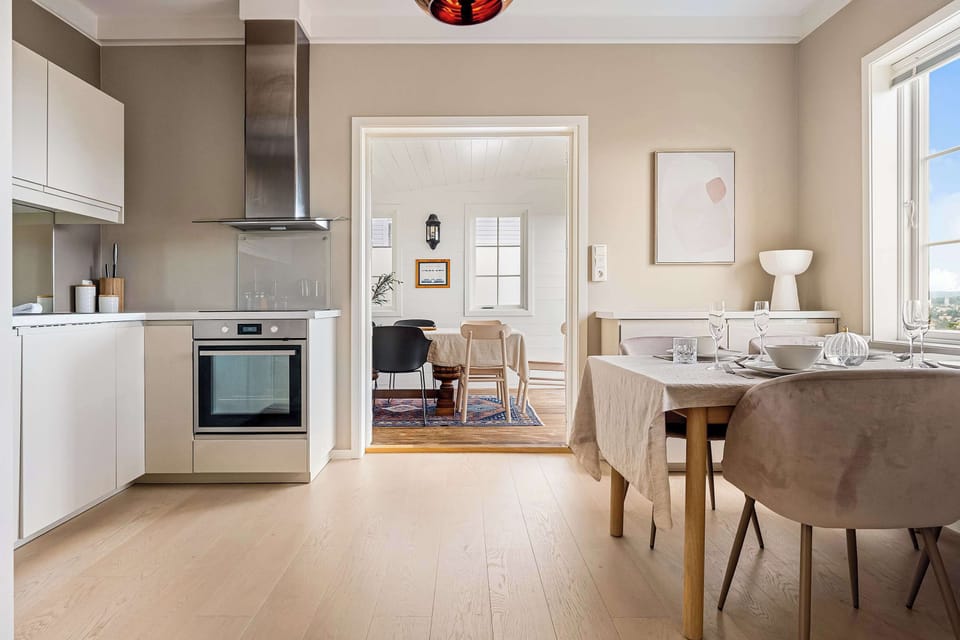 Step into a culinary haven: a kitchen designed for the discerning chef, equipped with elite amenities and the finest of finishes.