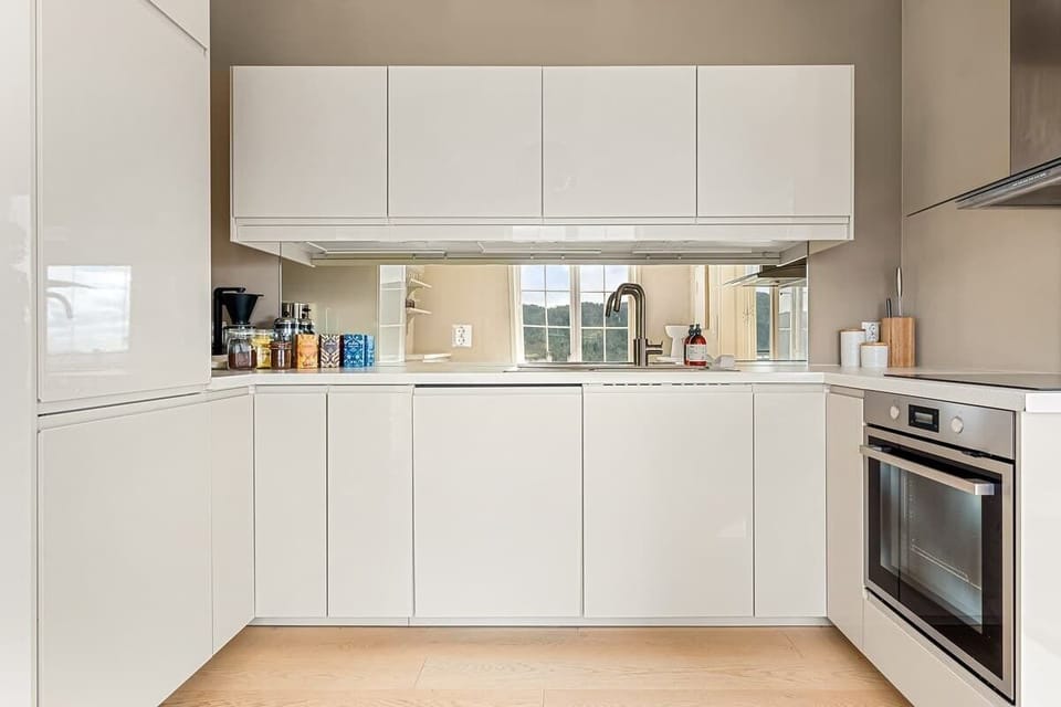 In a kitchen like this, everyone will want a turn. Who's cooking dinner tonight?