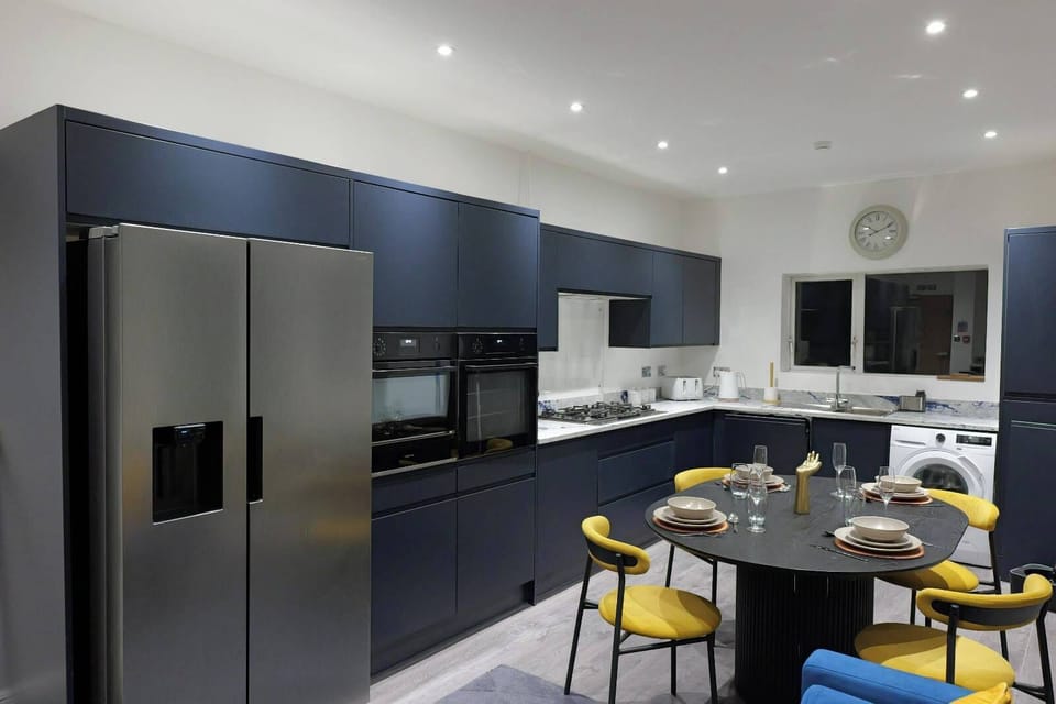 Kitchen & Living Room