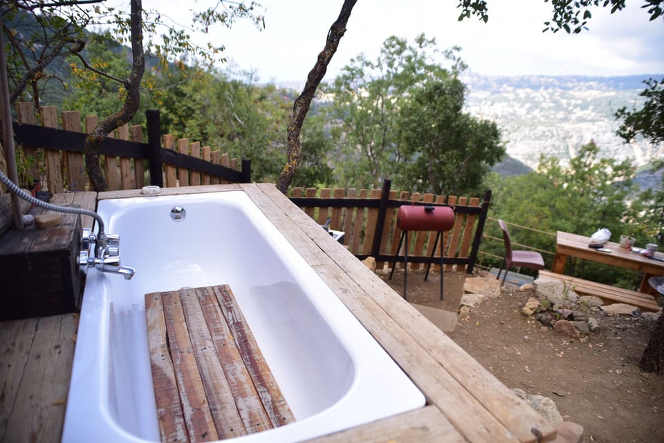 Outdoor spa tub