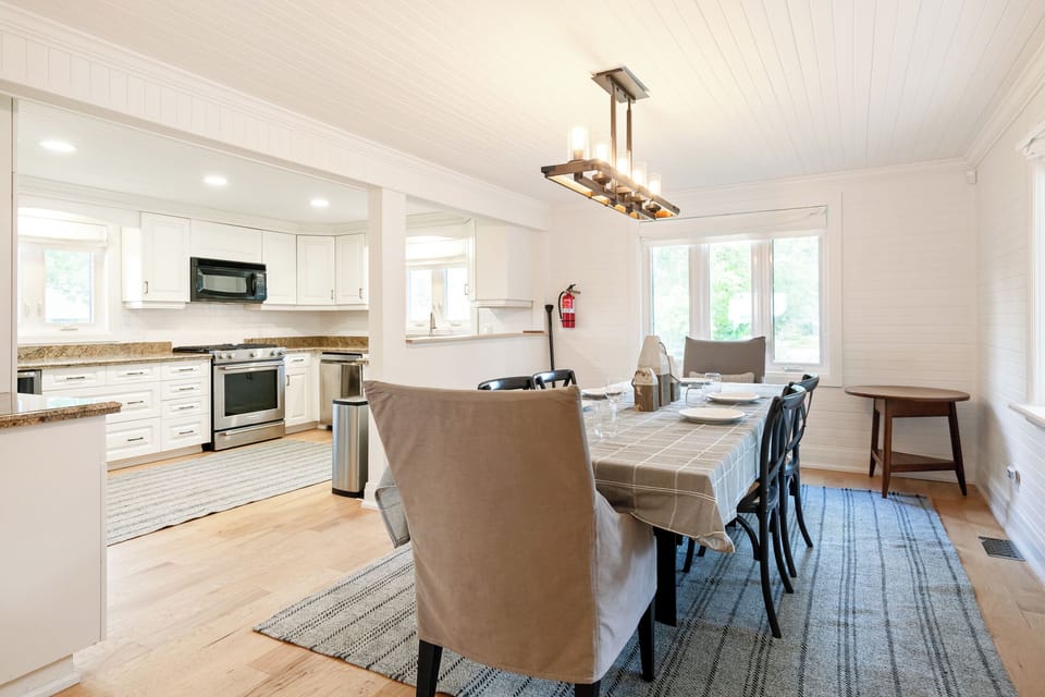 Open kitchen and dining area 