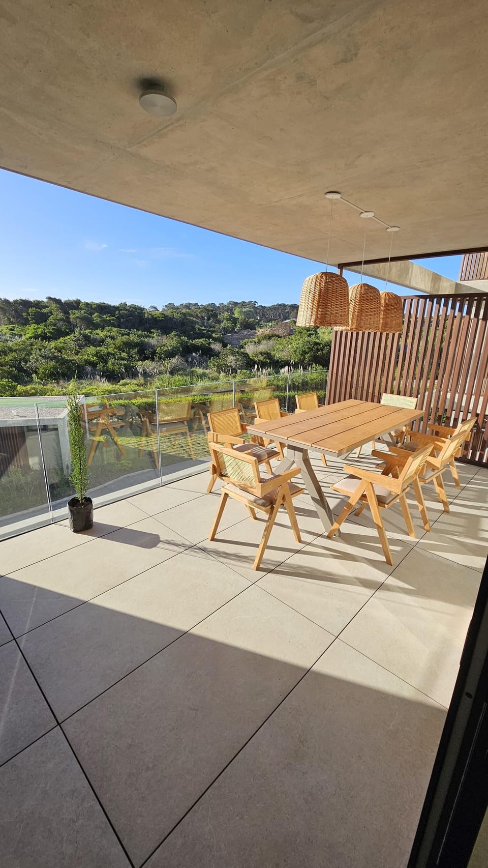 Outdoor dining