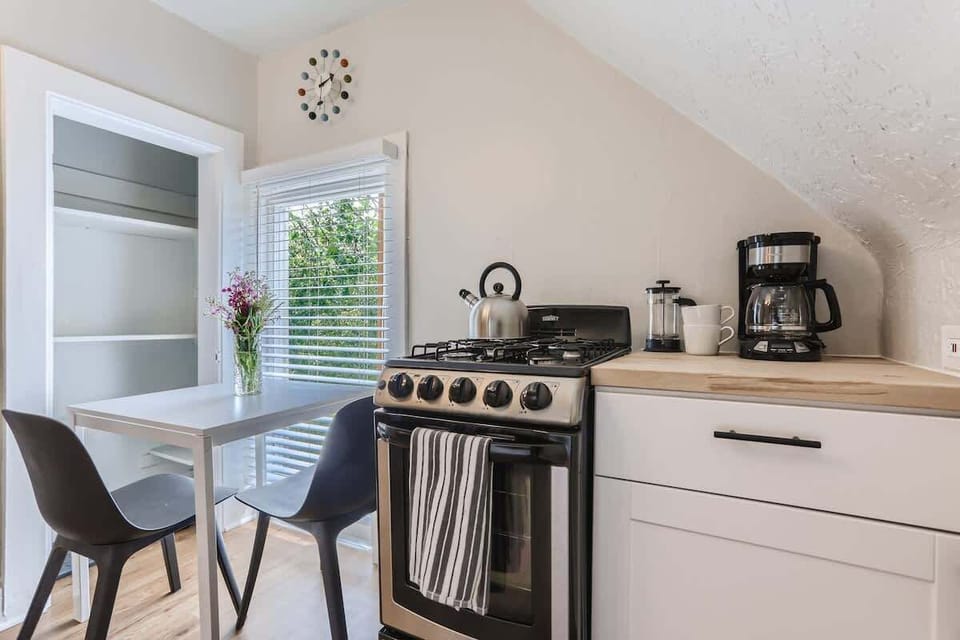 Compact yet functional kitchen