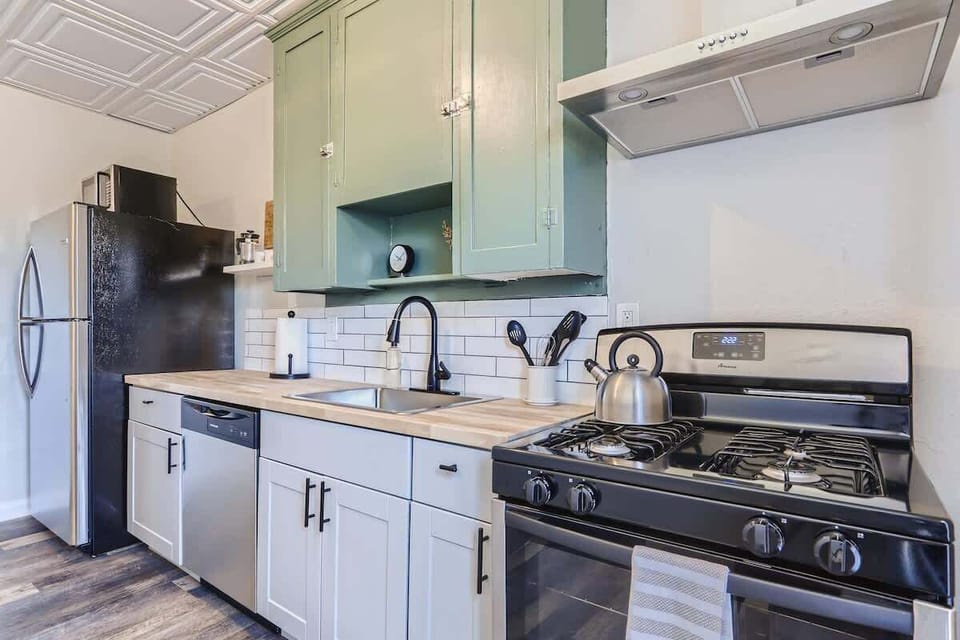 Upgraded stainless steel appliances to satisfy all of your cooking and baking needs 
