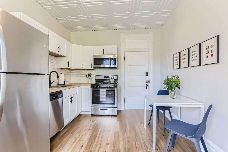 Upgraded stainless steel appliances to satisfy all of your cooking and baking needs 