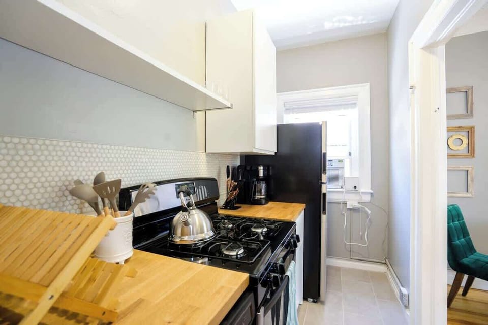 Full kitchen to satisfy all cooking and eating needs