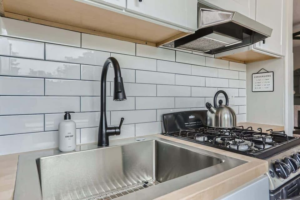 New appliances and kitchen finishes