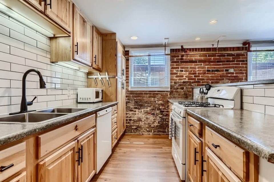 Huge kitchen with tons of countertop space