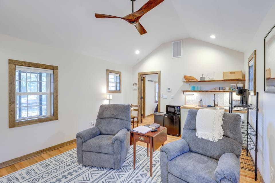 Living Area | Smart TV | Free WiFi