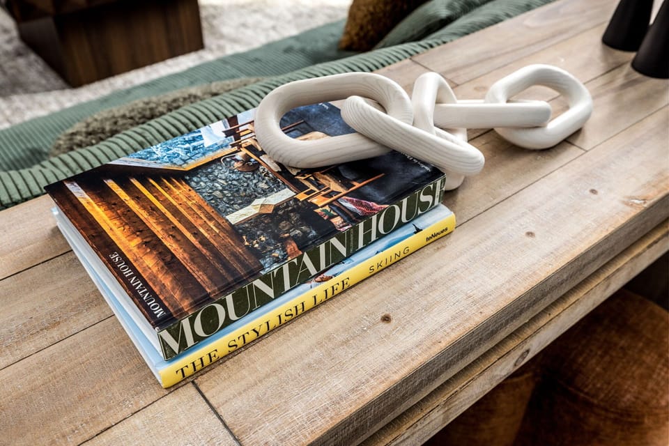 Mountain vibes and cozy reads. Our place is the perfect retreat for those seeking peace and tranquility