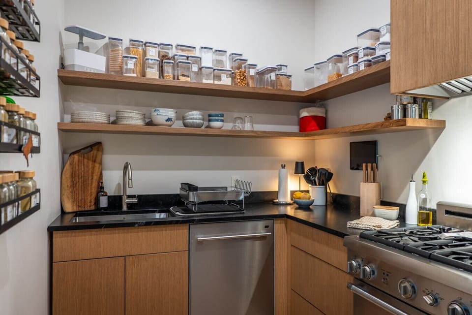 Mountain Lake Chalet - Kitchen Area