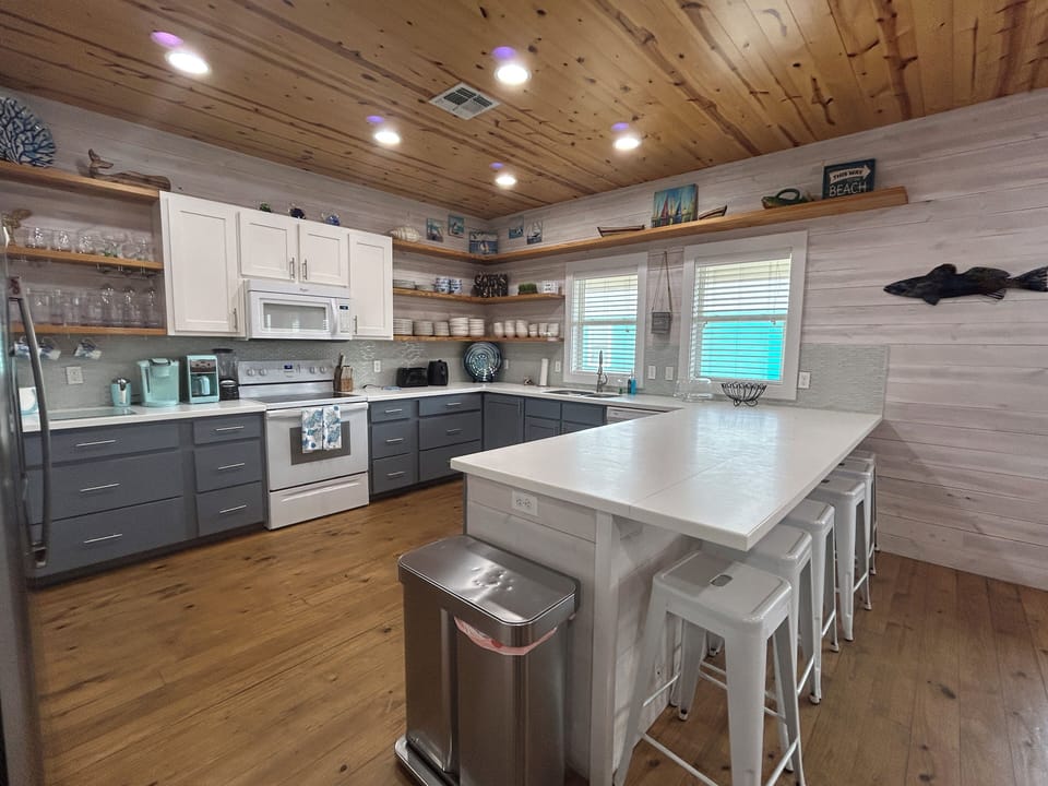 Huge open Chef's kitchen to prepare your gourmet meals