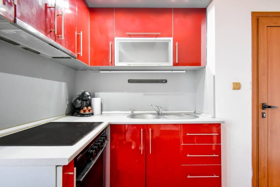 Cook with Convenience! A fully equipped kitchen, perfect for preparing quick meals. Book your stay and enjoy a home-like experience!