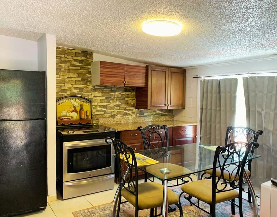 Kitchen,with full size dining table