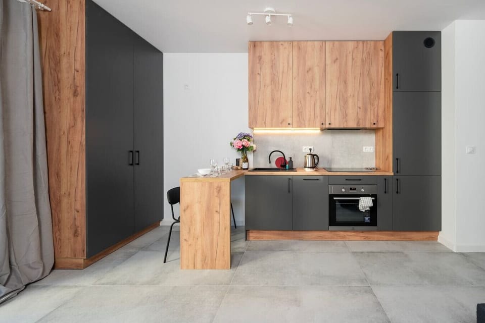 Kitchen – Fully Equipped for Your Culinary Needs | Book Now with RENTUJEMY.COM