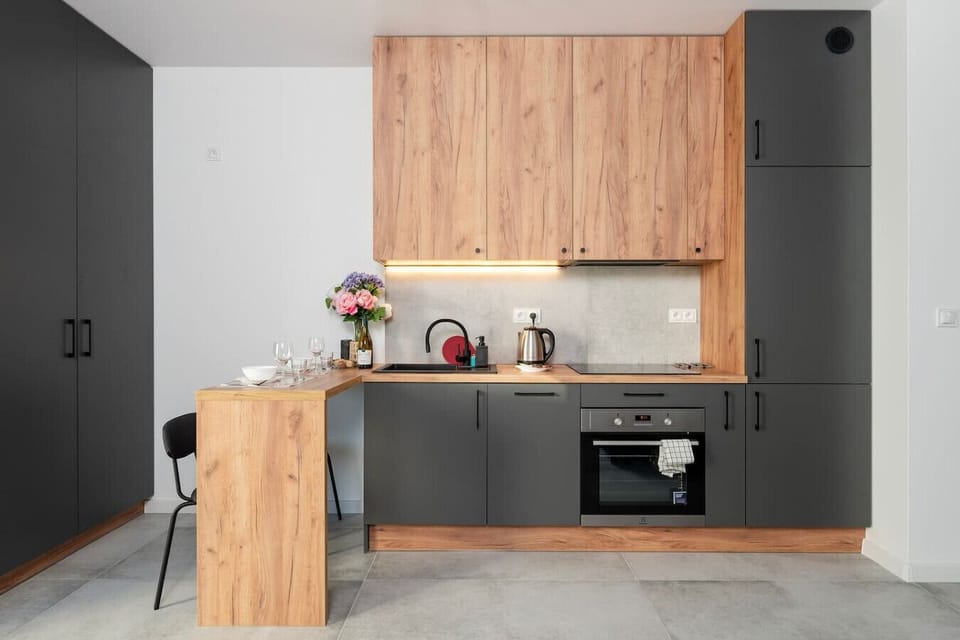 Kitchen – Fully Equipped for Your Culinary Needs | Book Now with RENTUJEMY.COM