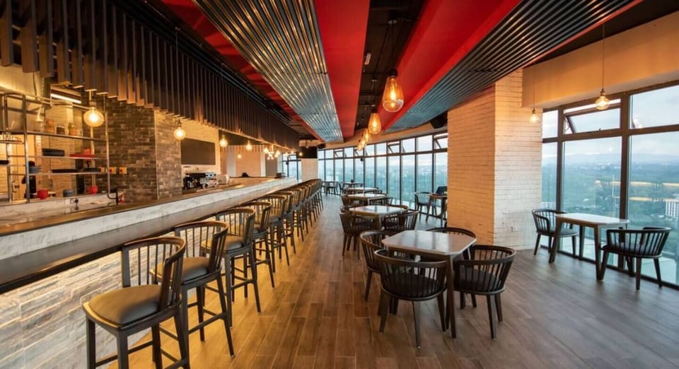Vegetarian restaurant on 24th floor with spectacular views