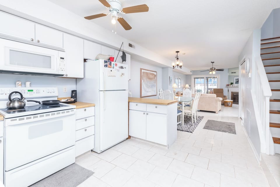 large kitchen that has all you need! 