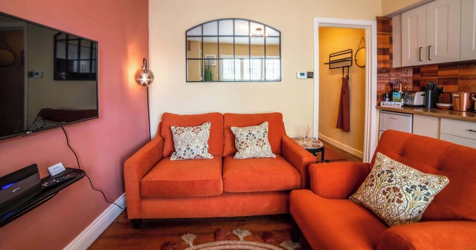 The Bothy, Lyme Regis - Host & Stay