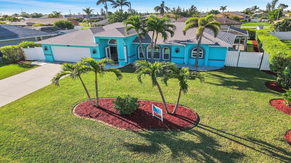 Villa Orange Cove – stylish vacation home with tropical garden in Cape Coral