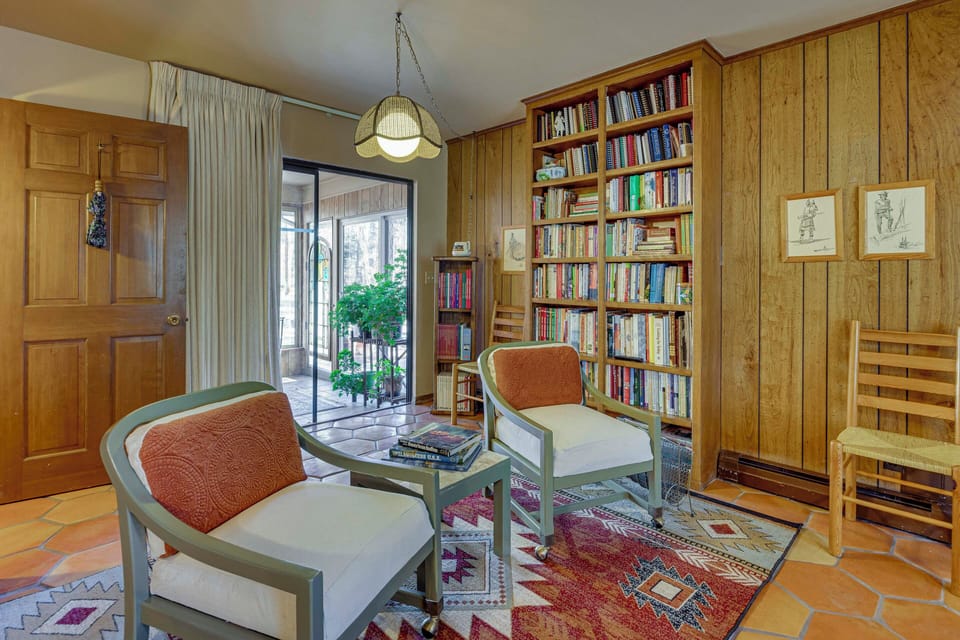 Library Room | 1st Floor