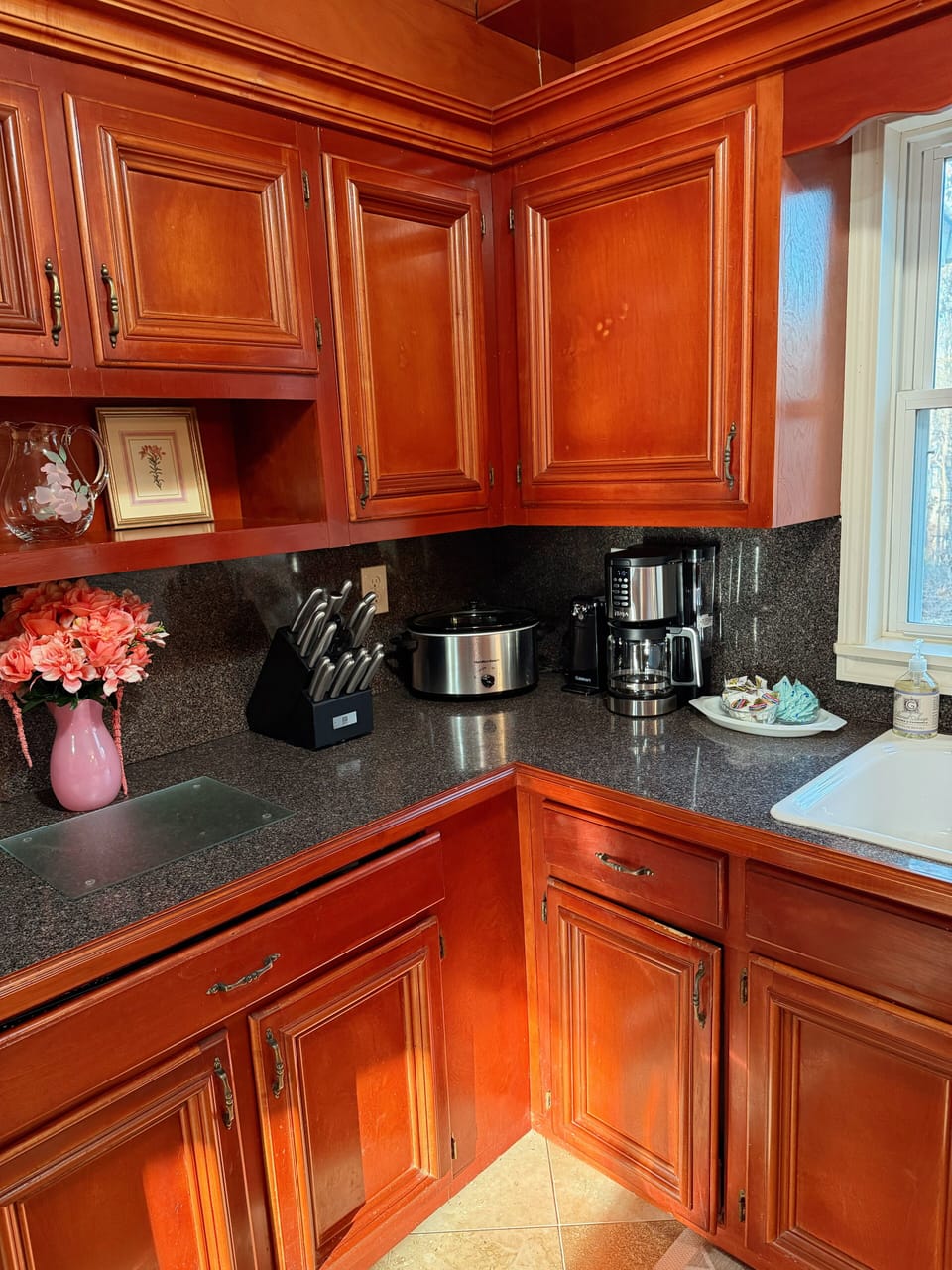 Appliances include Microwave, Oven, Air fryer, Crockpot, Coffee Maker