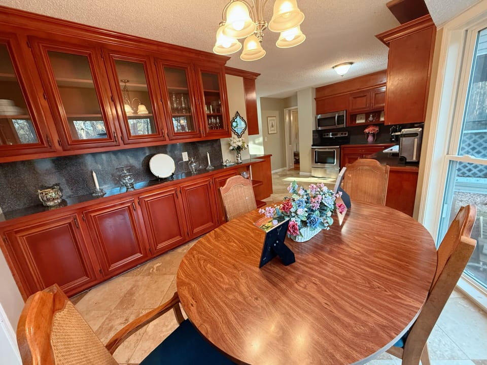 Dining Area 1