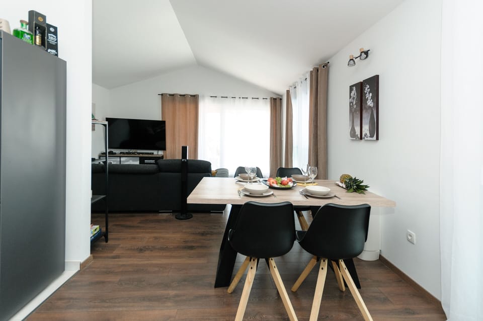 Dining room 2