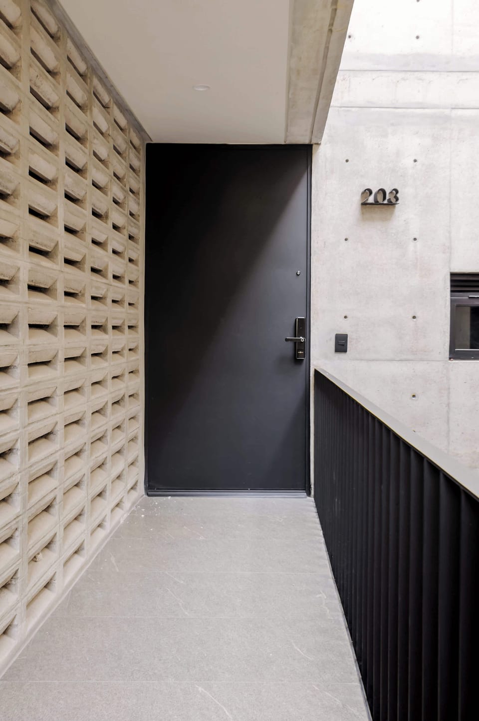 Main entrance to the apartment 