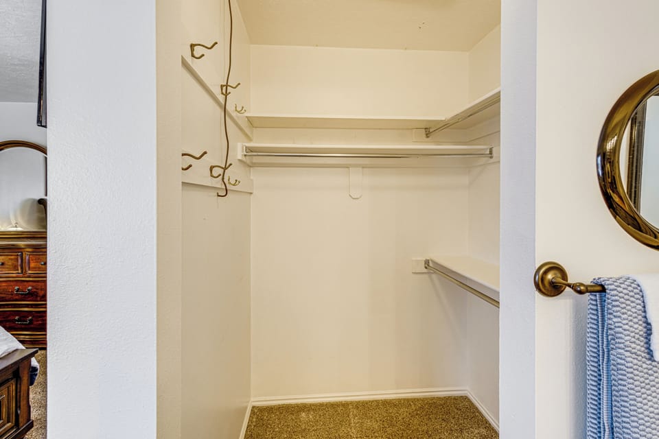 Walk-In Closet | Main Level
