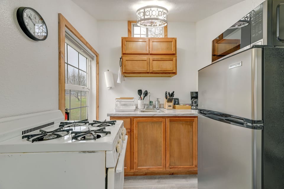 Kitchen | Drip Coffee Pot | Toaster | Blender