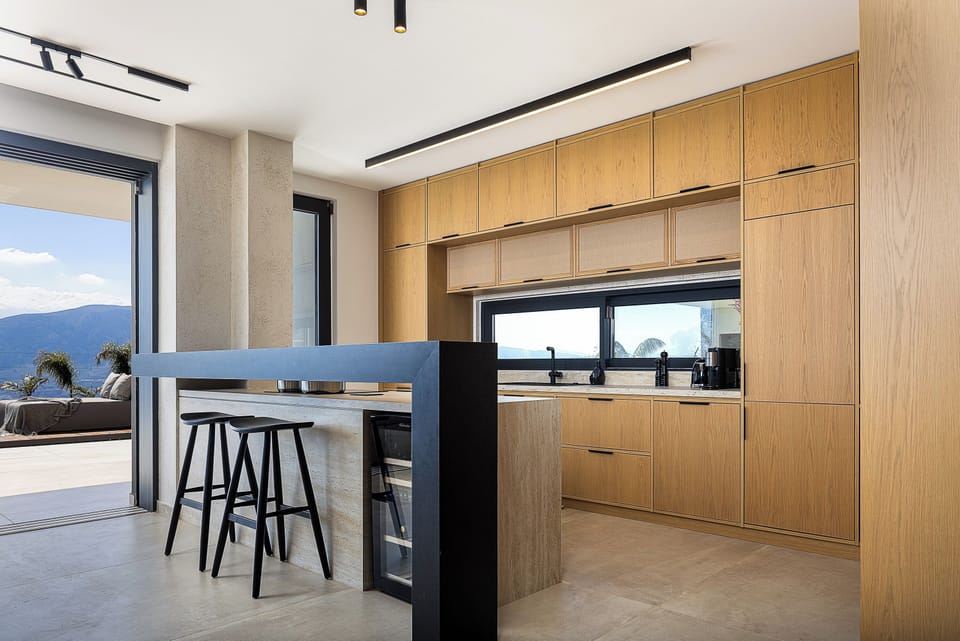 Fully equipped kitchen with all modern appliances