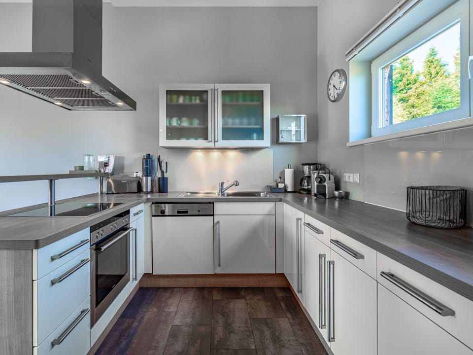 Kitchen, Kitchen Appliance, Countertop, Major Appliance, Cabinetry, Interior Design, Flooring, Home Appliance, Furniture, Ceiling