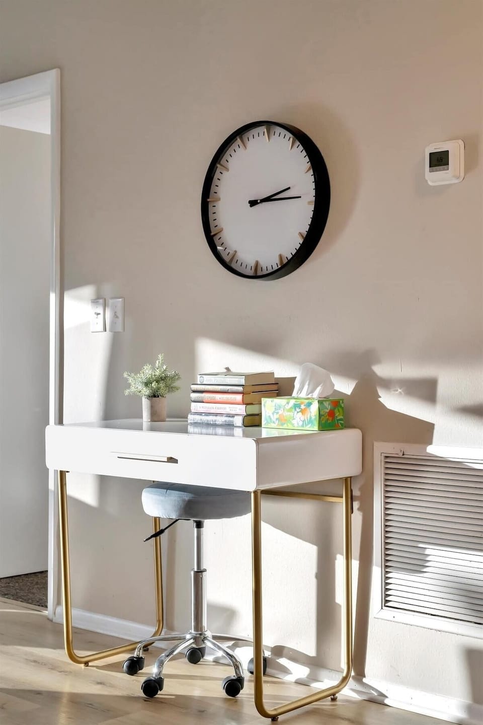 Need to catch up on emails or pen a postcard? Your little productivity nook awaits! 