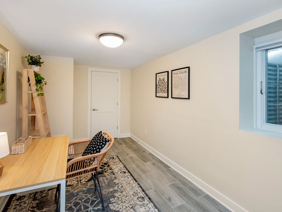 Den/work space in basement