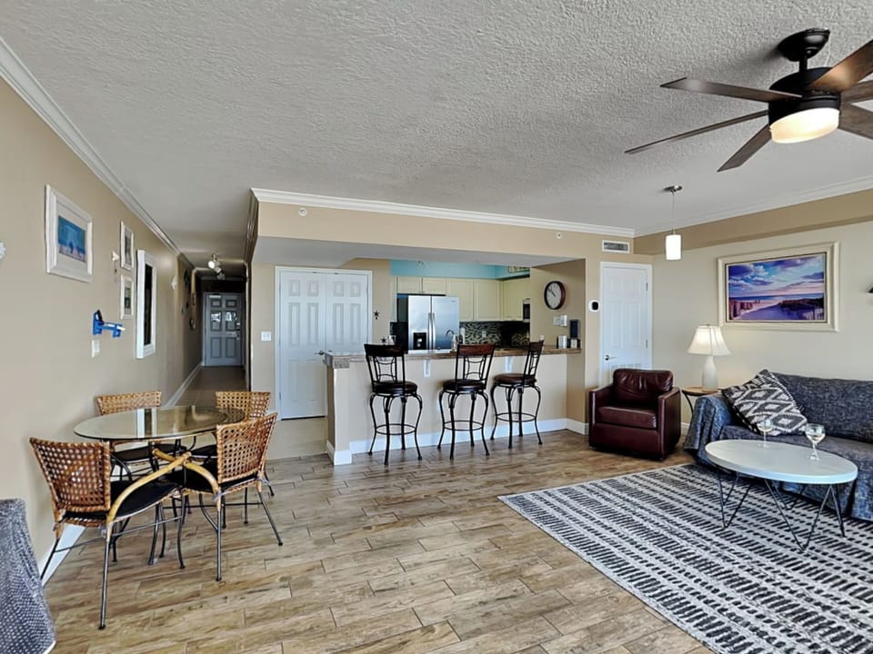 Living Area - Open Floor Plan