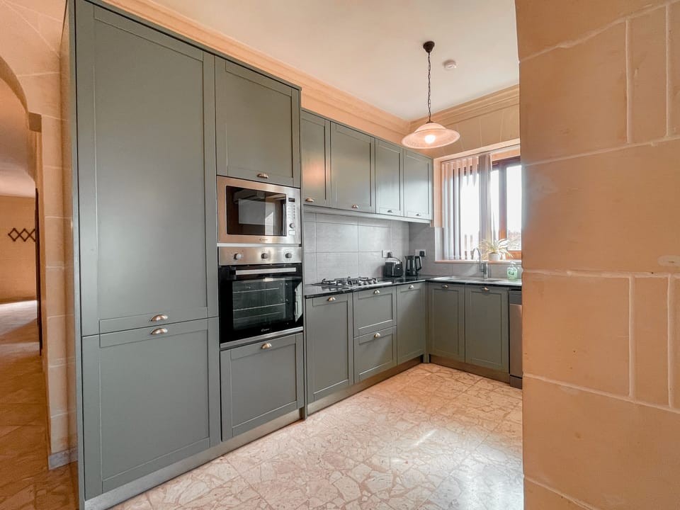 Kitchen (2)